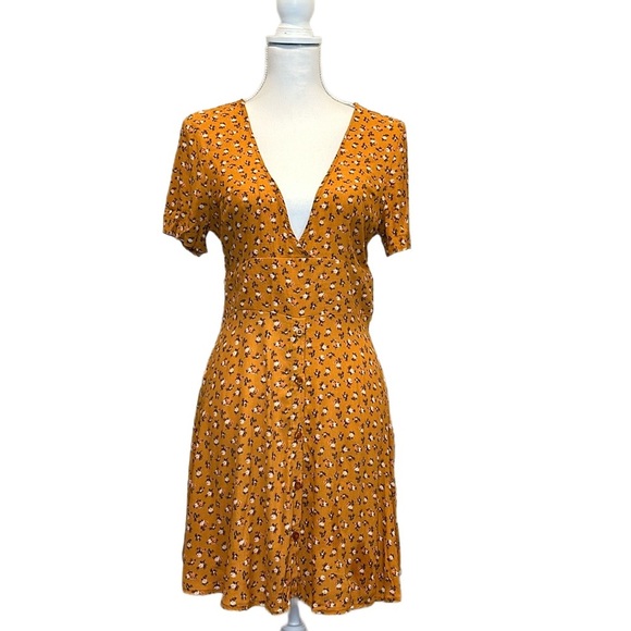V-Neck Mustard Yellow Floral Mini Dress Forever 21 Size Medium - Picture 1 of 7